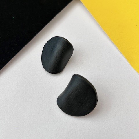 Livia Clay Earring Black