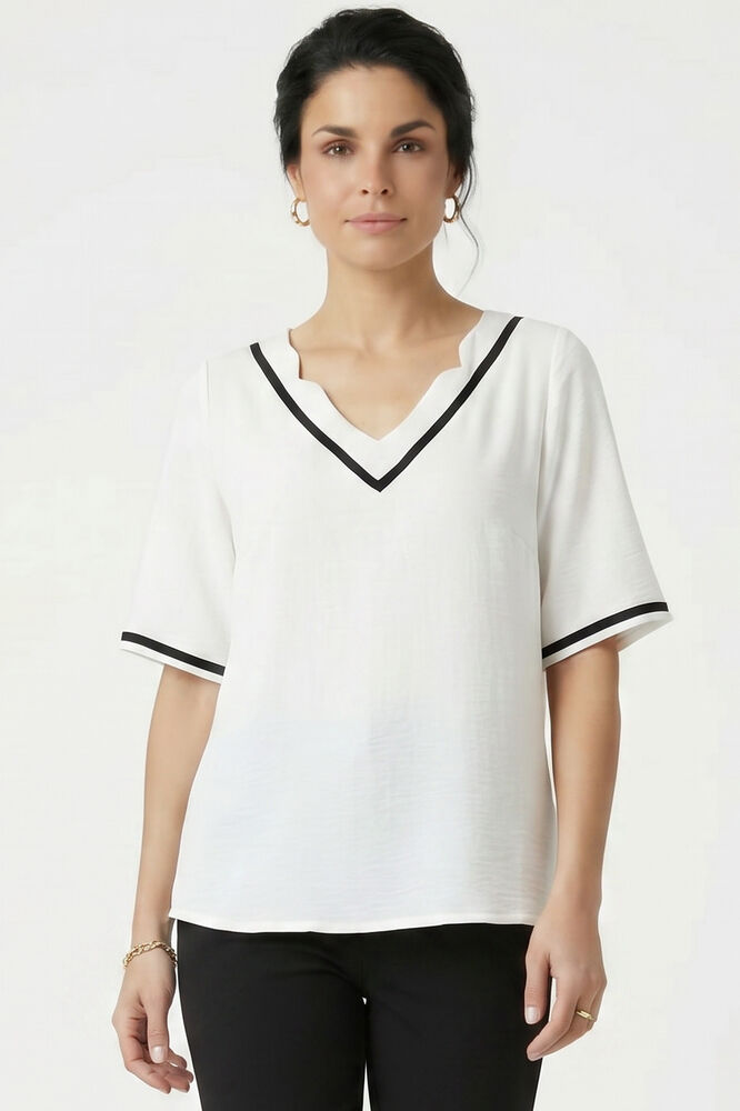 Εκρού V-Neck Κοντομάνικη Μπλούζα με Contrast Λεπτομέρειες