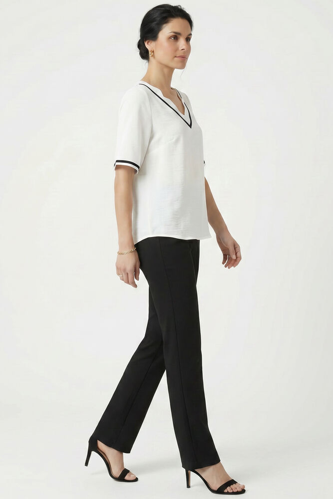 Εκρού V-Neck Κοντομάνικη Μπλούζα με Contrast Λεπτομέρειες