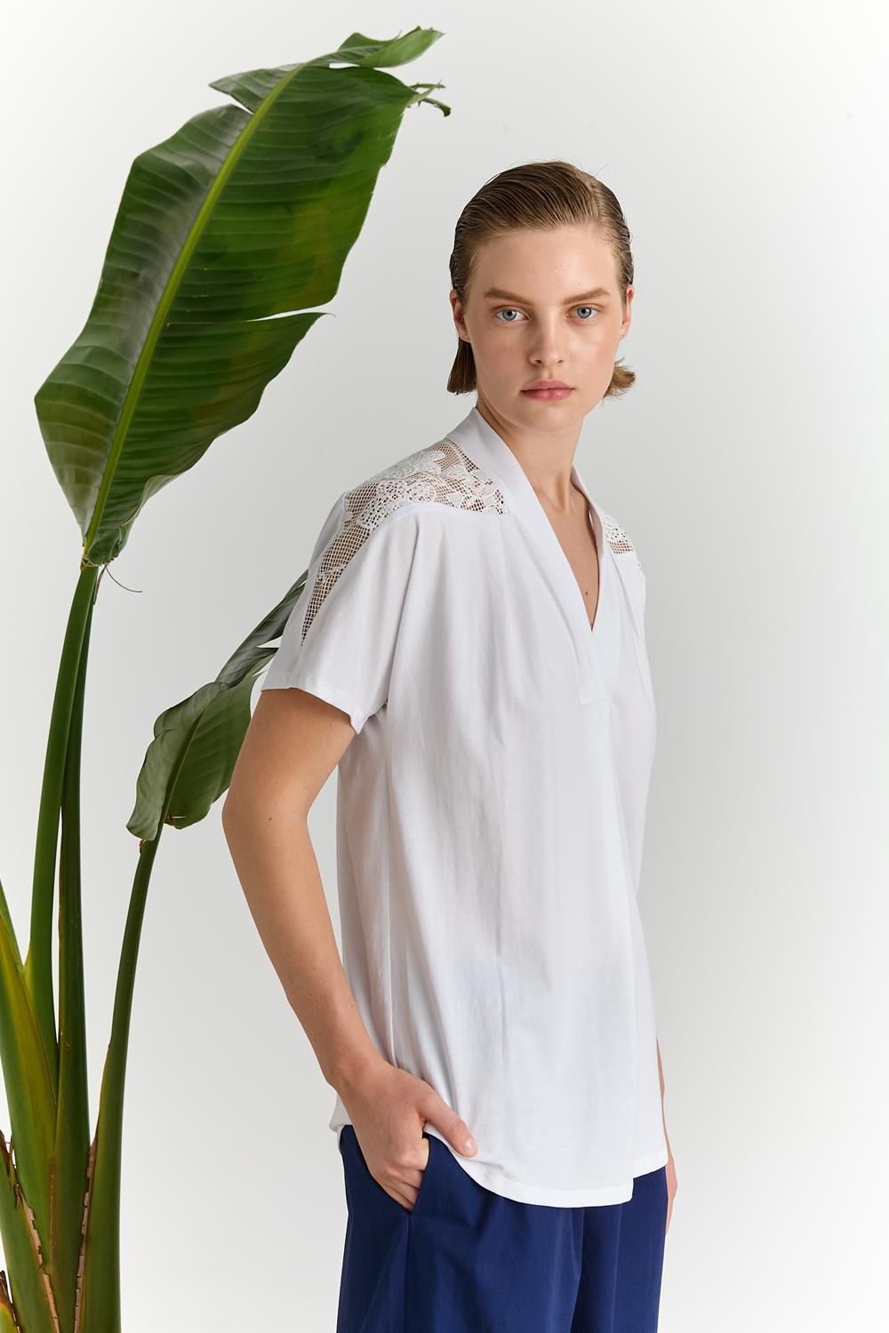 Λευκή Μπλούζα με Δαντέλα στους Ώμους Marina V Paris