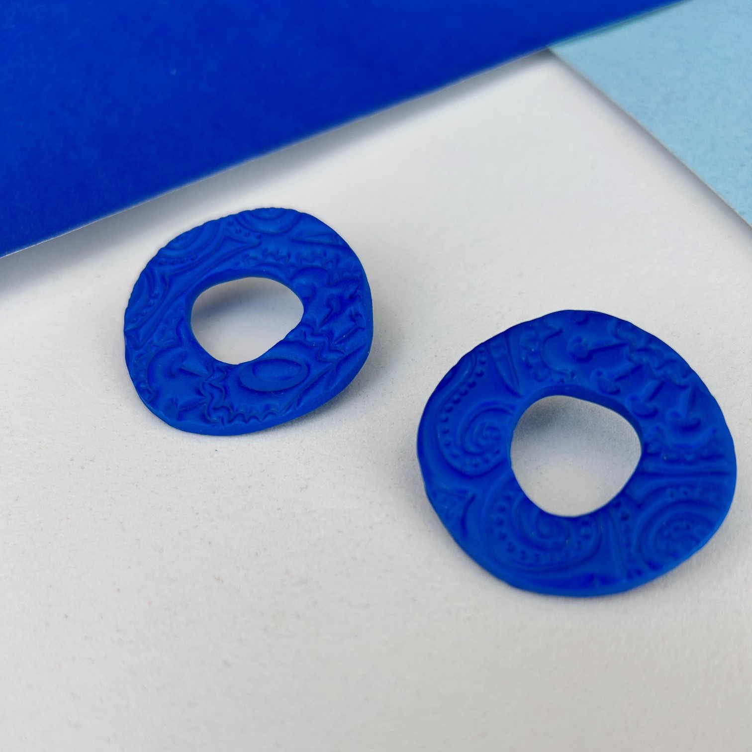 Happy Clay Earrings Blue Cycle