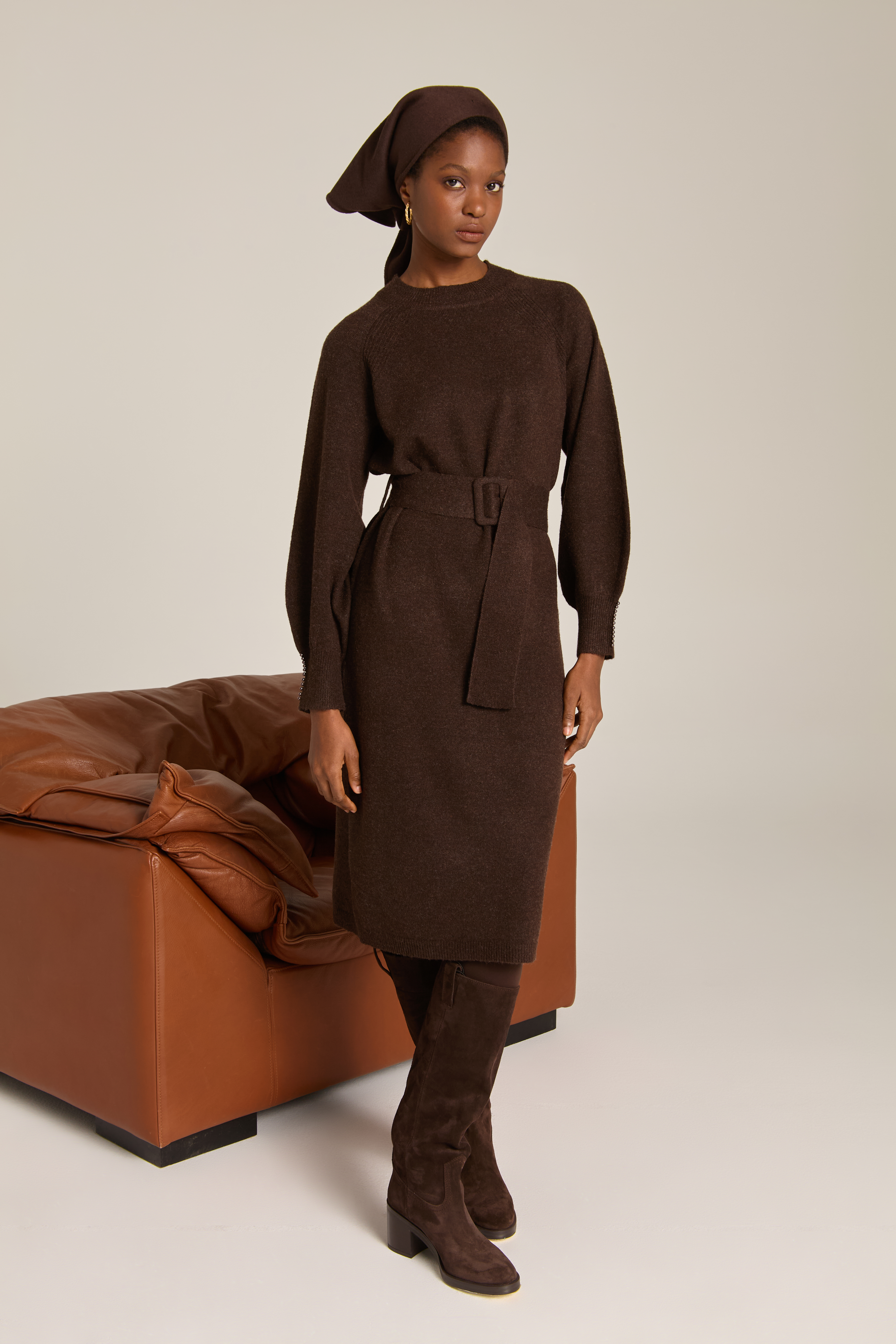 Πλεκτό Καφέ Midi Φόρεμα με Ζώνη