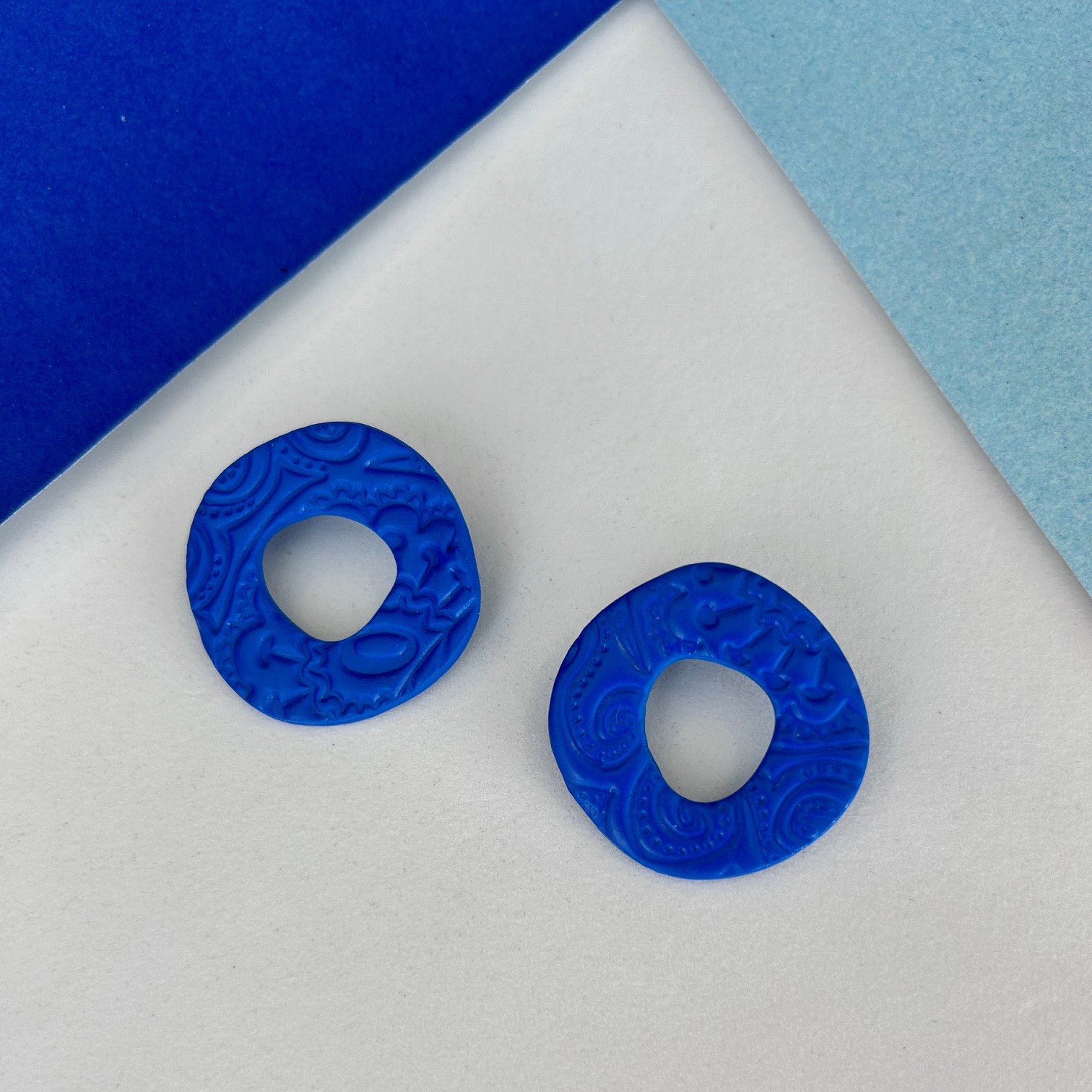 Happy Clay Earrings Blue Cycle