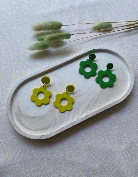 Happy Clay Earrings Green Daisies