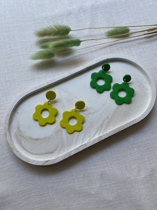 Happy Clay Earrings Green Daisies