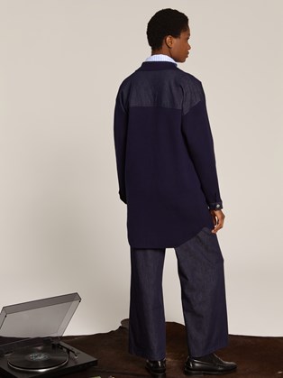 Μακρύ πουκάμισο-τζάκετ Marina V Paris σε navy blue με denim λεπτομέρειες.